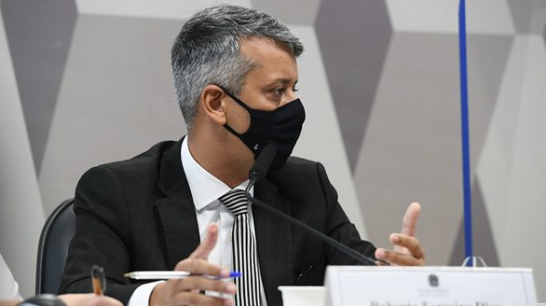 ব্রাজিলের স্বাস্থ্য মন্ত্রণালয়ের সাবেক পরিচালক আটক