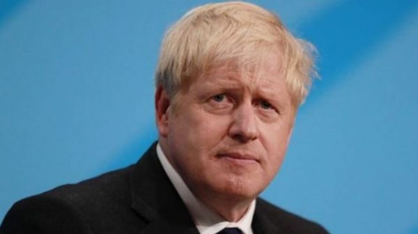 ব্রিটেনে মাস্ক পরা ও সামাজিক দূরত্ব মানার বাধ্যবাধকতা তুলে নেয়া হচ্ছে