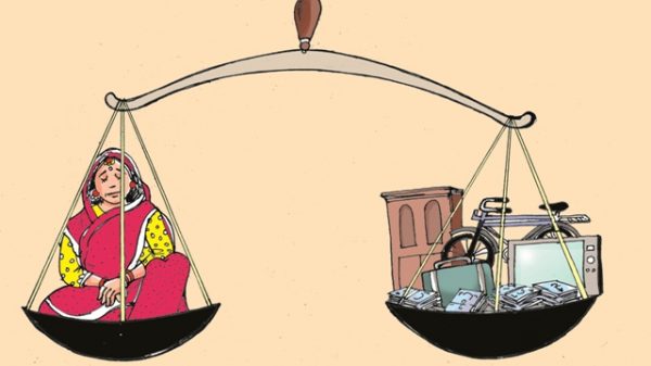 যৌতুক দিতে না পারায় স্ত্রীর ঘরে অন্য লোক পাঠাতো স্বামী!