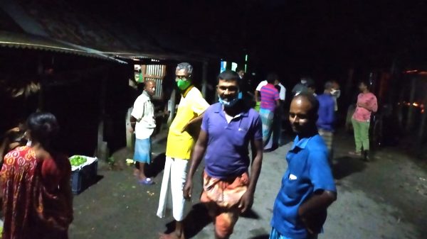আগৈলঝাড়ায় সন্ধ্যার পর মানুষের ঢল নামে দোকানে দোকানে, ভিতরে চলে আড্ডা