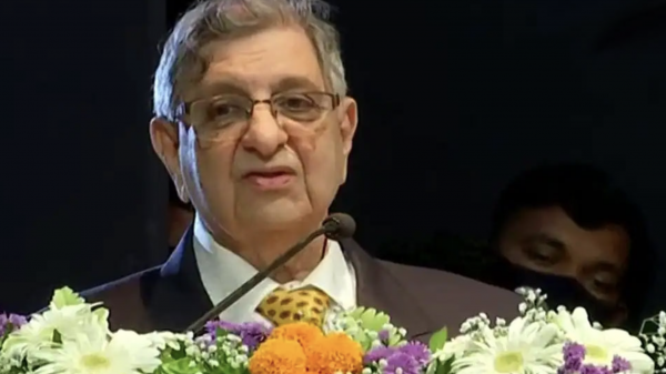 কোভিশিল্ডের তৃতীয় ডোজ নিলেন সেরাম চেয়ারম্যান