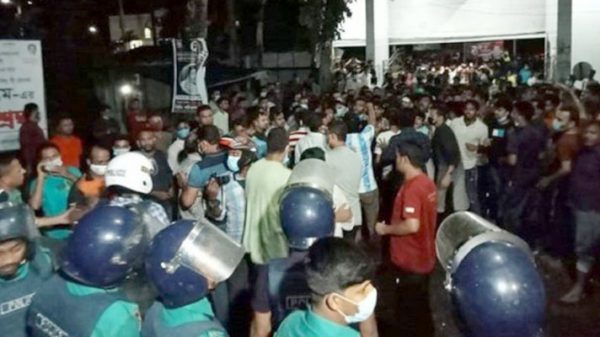 বরিশালে ‘বাড়াবাড়ি’র পর প্রেস বিজ্ঞপ্তিতে ‘ঝাঁঝ’, কী ভাবছে আ.লীগ