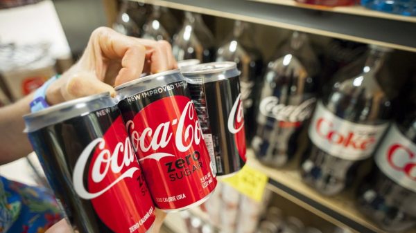 বদলে যাচ্ছে কোকাকোলার স্বাদ!