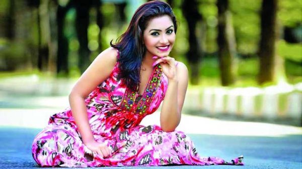 পর্দা কাঁপানো চিত্রনায়িকা একার পতন যেভাবে