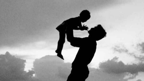 নিজের সন্তান যদি আপনাকে মারে, তখন কী করবেন?