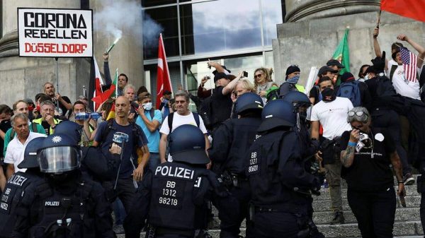 বার্লিনে বিক্ষোভ, কয়েক শ' গ্রেফতার